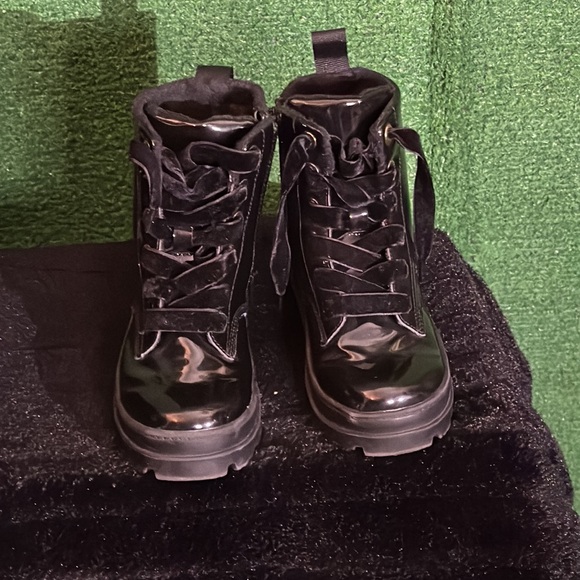 Girl H&M boots Size 12